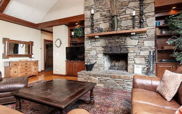 photo 5 of Vista View Lodge - 7 Br home