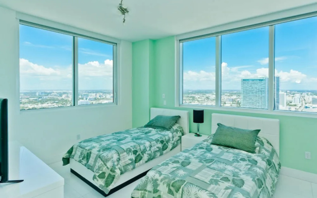 photo 4 of Vizcayne Luxury Condo by 1stHomeRent