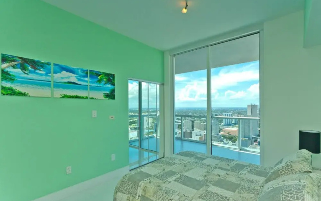 photo 5 of Vizcayne Luxury Condo by 1stHomeRent