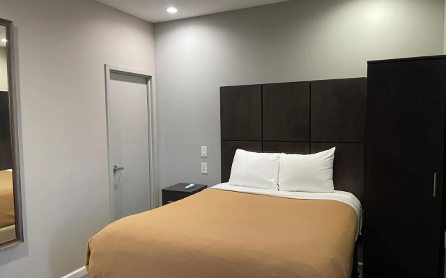 photo 3 of Voyage Hotel