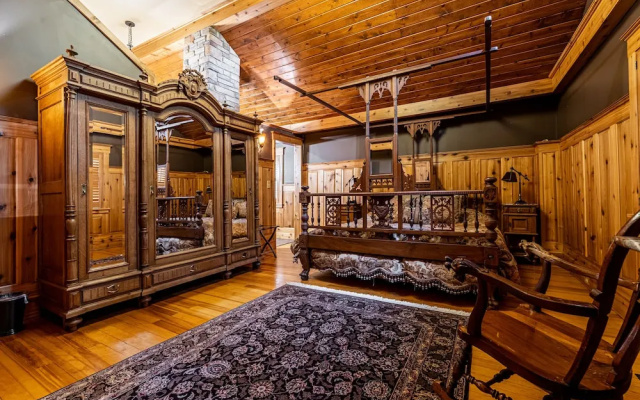 photo 2 of Vrooman Mansion B&B