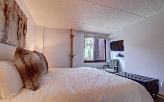 photo 3 of Vs348 Village Square 1 Br 1 Ba 1 Bedroom Condo by RedAwning