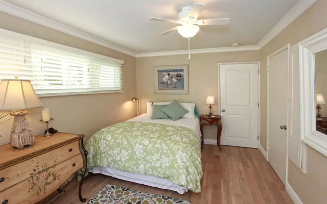 photo 2 of W. Bay Ave (68433) - 2 Br townhouse by RedAwning