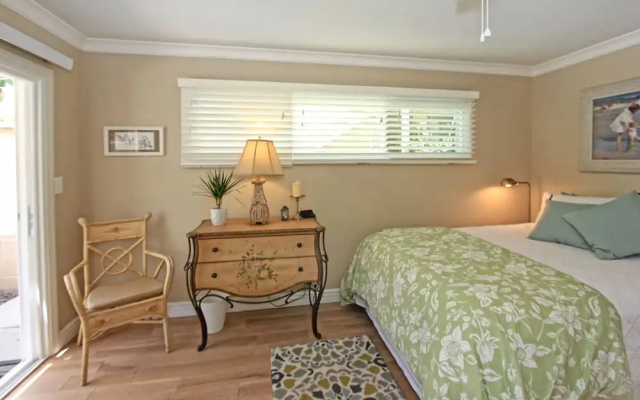 photo 5 of W. Bay Ave (68433) - 2 Br townhouse by RedAwning