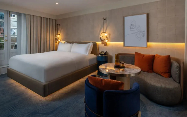 photo 3 of Hotel de la Poste – French Quarter, A Renaissance Hotel