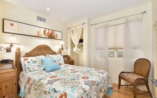 photo 4 of W Ocean Front 68263 by RedAwning