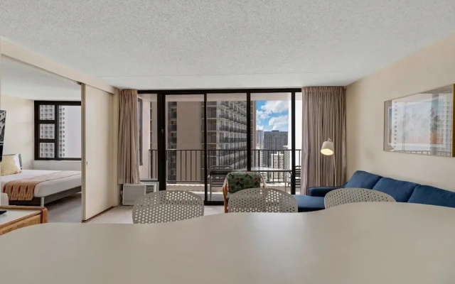 photo 4 of Waikiki Banyan #2801-1 by RedAwning