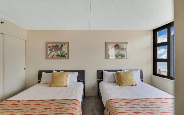 photo 5 of Waikiki Banyan #2801-1 by RedAwning