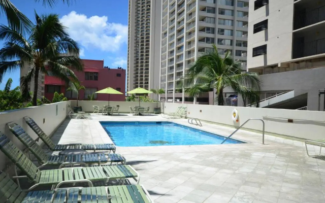 photo 5 of Waikiki Park Heights 1208 Sun & Beach Fun only 3 minutes away
