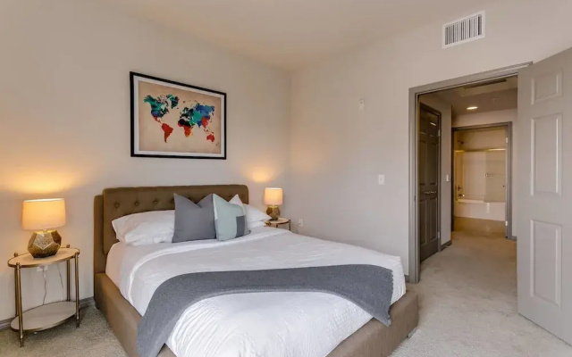 photo 2 of Walk to Beach 2-bdrm w/ Pool, Gym, Rooftop Lounge