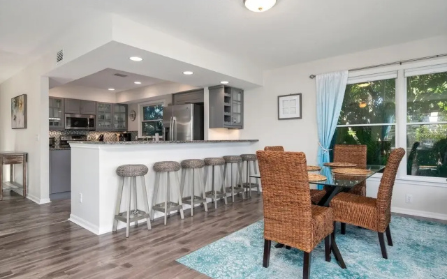 photo 2 of Walk To Beach Recently Renovated Sleeps 6 2 Bedroom Condo by RedAwning