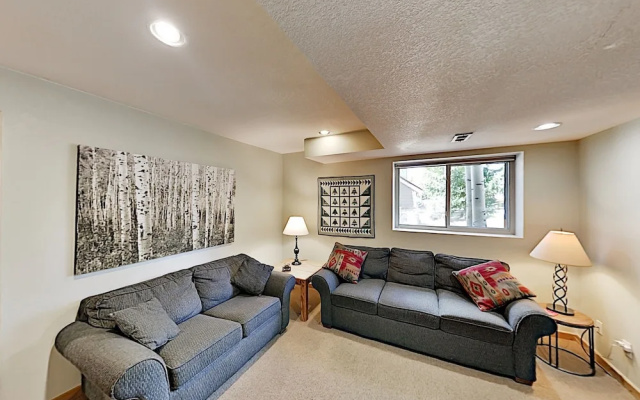 photo 3 of Walk To Main St. & Lifts! Deck W/ Private Hot Tub 3 Bedroom Townhouse
