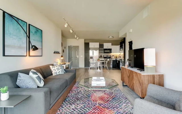 photo 2 of Walk to Venice Beach From a Sleek Apartment