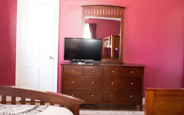photo 4 of Walking distance to Forest Park&Zoo
