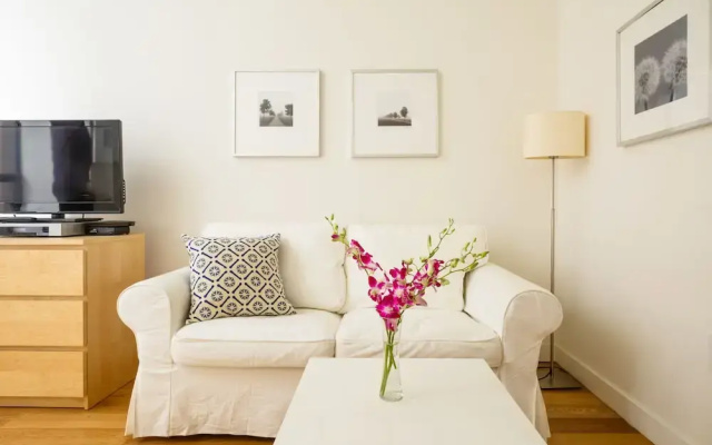 photo 5 of Wall Street Apartment