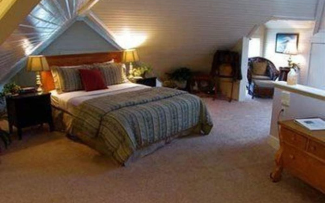 photo 5 of Walnut Street Inn