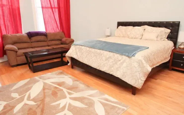 photo 2 of Walnut Street Stunning 3 Bedroom