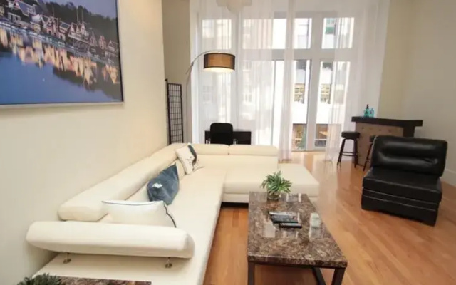 photo 3 of Walnut Street Stunning 3 Bedroom