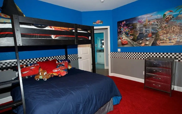 photo 4 of Walt's Place 6 Bedrooms 4 Bathrooms Home