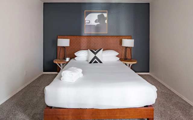 photo 2 of WanderJaunt - Corbin - 2BR - North Scottsdale