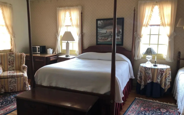 photo 4 of War Hill Inn