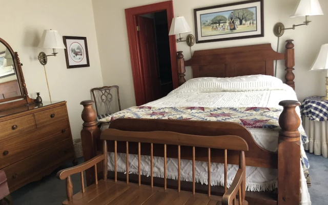 photo 5 of War Hill Inn