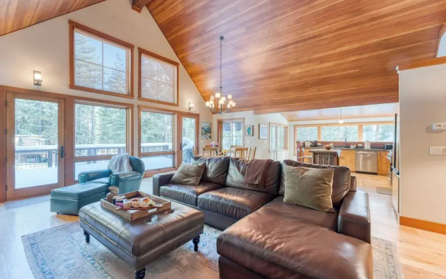 photo 4 of Minutes to Ski Resorts, 5min Walk to Lake Sunnyside Ward Creek by Avantstay