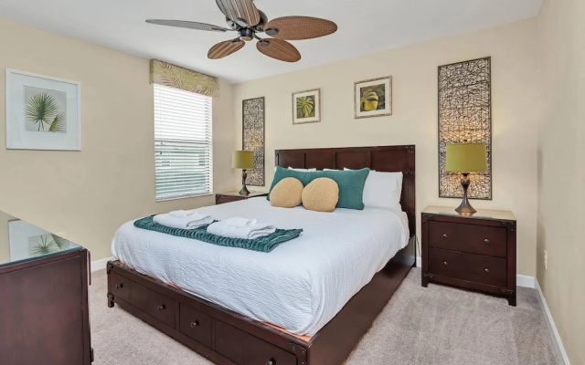 photo 4 of Warm and Inviting Family Villa! Themed Rooms, Movie Room and Upstairs Entertainment Loft