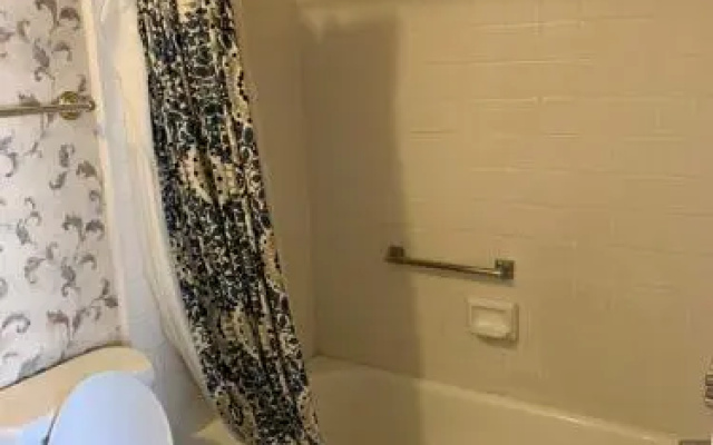 photo 5 of Warm Unit W-Private Bath-C04