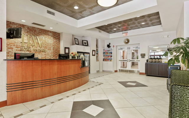 photo 2 of Hotel Warner