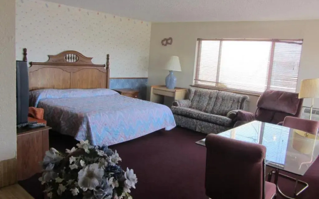 photo 2 of Warrick Plaza Inn