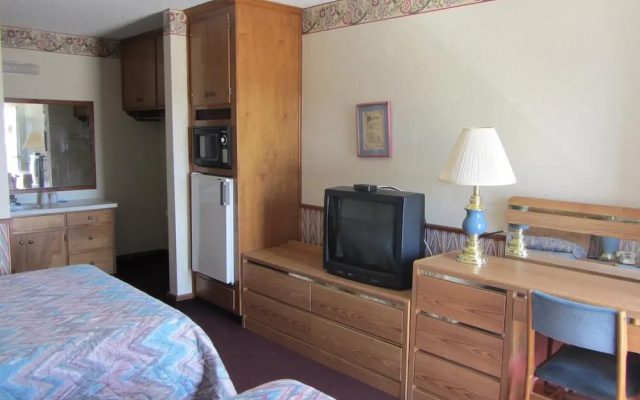 photo 5 of Warrick Plaza Inn