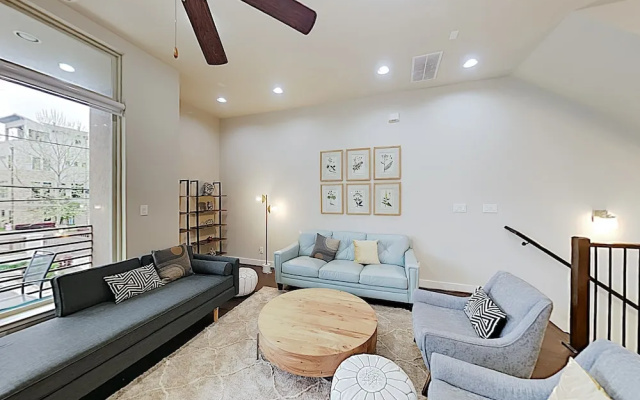 photo 3 of Washington Corridor All-suite W/ Gourmet Kitchen 3 Bedroom Townhouse