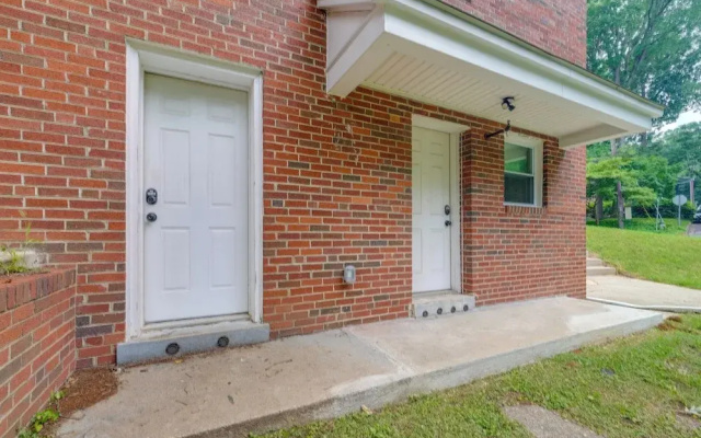 photo 5 of Washington, DC, Area Apartment < 2 Mi to Subway!