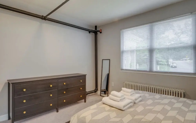 photo 2 of Washington, DC, Area Apartment 8 Mi to Downtown!