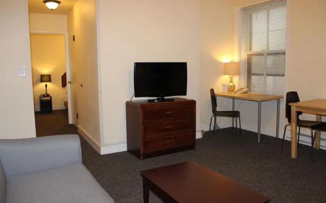 photo 3 of Washington Plaza Apartments