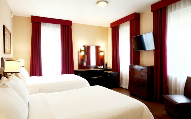 photo 5 of Washington Square Hotel