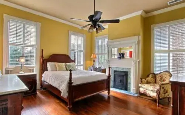 photo 2 of Washington Square Manor