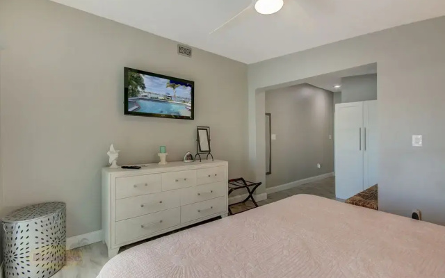 photo 3 of Water Lover's Paradise - Weekly Rental 2 Bedroom Home by Redawning