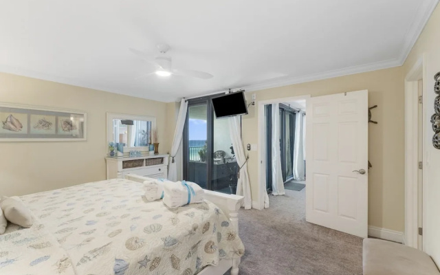 photo 2 of Stunning 2/2 Designer Condo w Coastal Appeal Right on the Gulf!