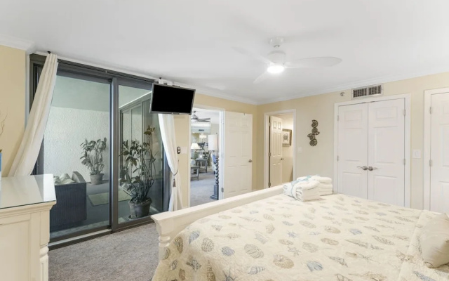 photo 3 of Stunning 2/2 Designer Condo w Coastal Appeal Right on the Gulf!
