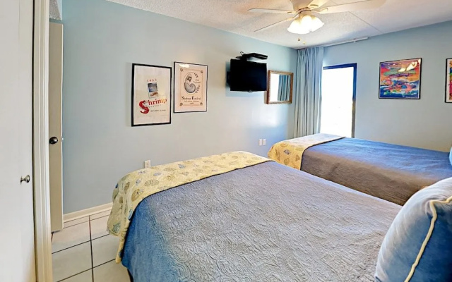 photo 4 of Waterfront Beauty in Gulf Shores by RedAwning