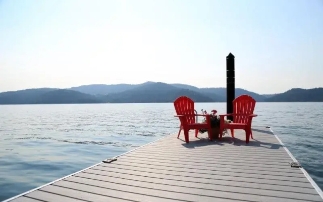photo 3 of Waterfront Bungalow on Rockford Bay