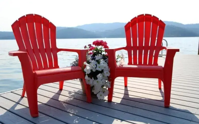 photo 4 of Waterfront Bungalow on Rockford Bay