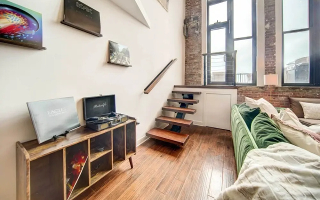 photo 4 of Waterfront Cleveland Apt ~ 1 Mi to Downtown