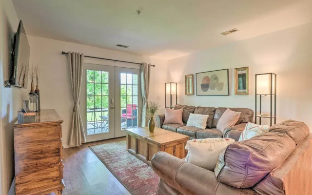 photo 3 of Sun-soaked Lake Taneycomo Condo w/ Furnished Patio