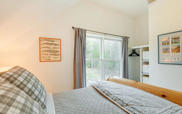 photo 2 of Waterfront Deer Isle Apartment w/ Fire Pit