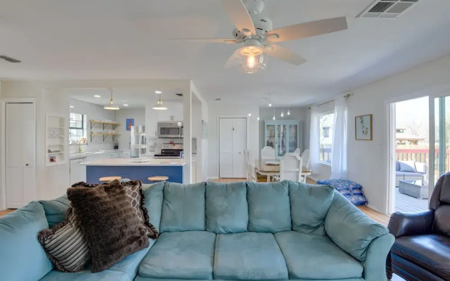 photo 5 of Waterfront Granbury Home: Easy Lake Access!
