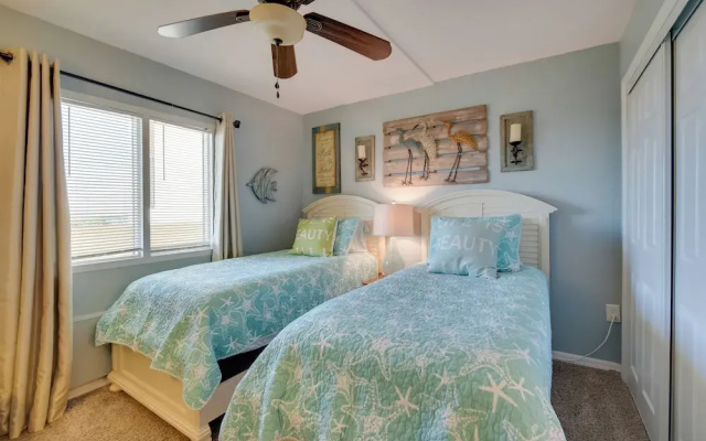 photo 3 of Waterfront Hudson Condo w/ Amenity Access!