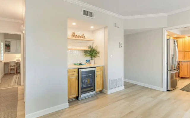 photo 3 of Waterfront Nokomis Condo < Half Mile to Beach!